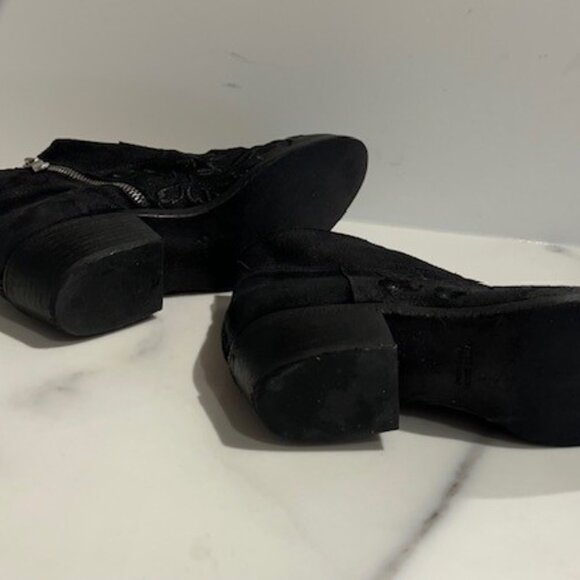 Ladies Strategia Black Suede Embroidered Boot - Size 38 - Picture 5 of 5